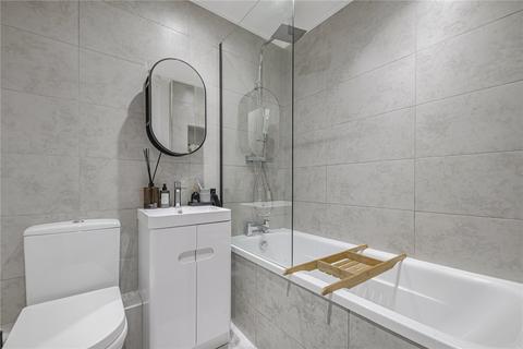 38 Pennington Way, London, SE12 9QB
