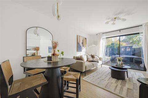 38 Pennington Way, London, SE12 9QB