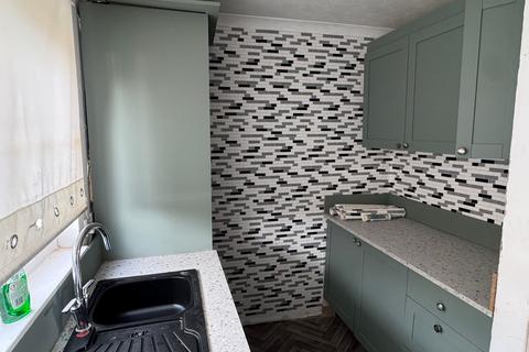 2 bedroom terraced house to rent, Blackburn Street, Glasgow G51