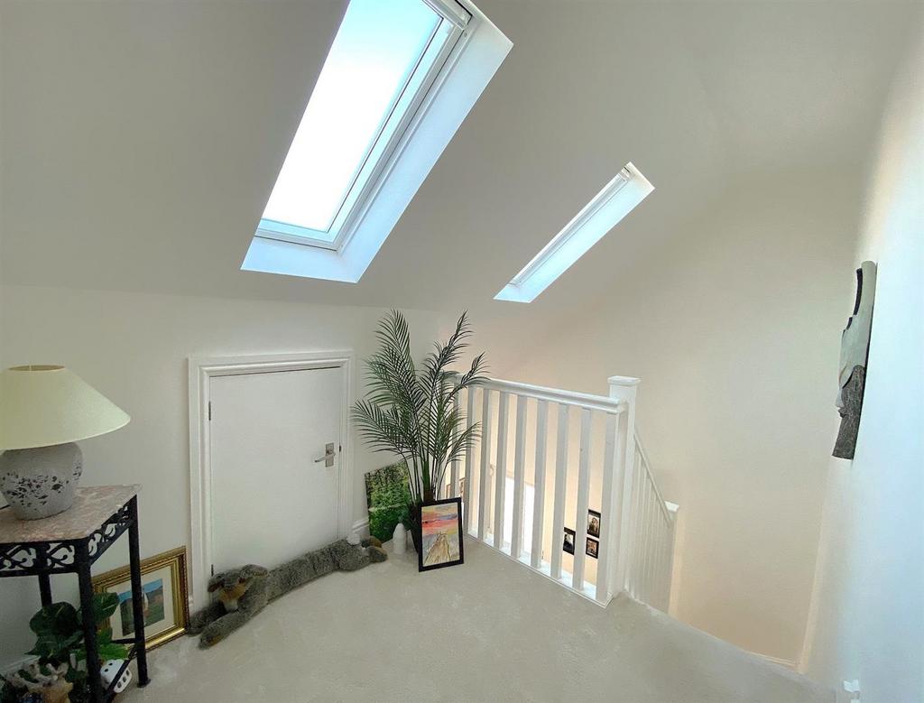 56 C Haslam Crescent - Landing.jpg