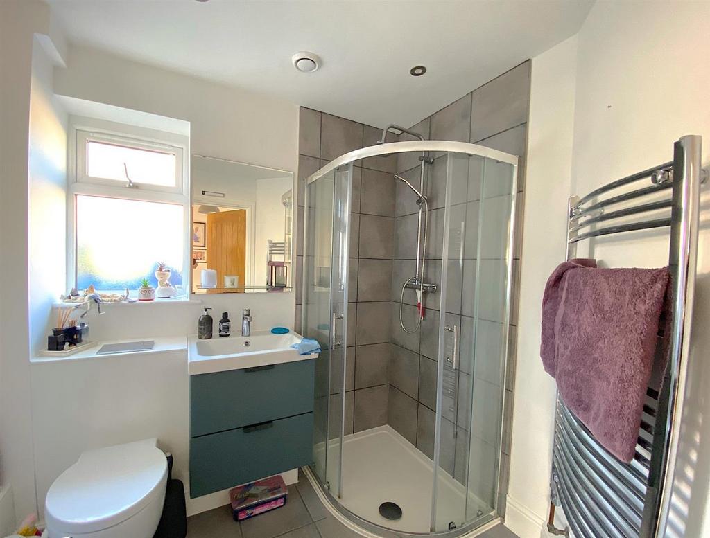 56 C Haslam Crescent - Shower.jpg
