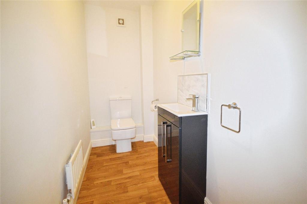 Cloakroom/Wc