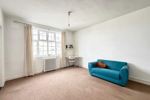 undefined, Broadway West, Leigh on Sea SS9