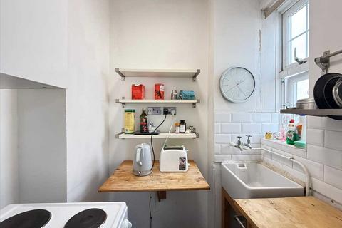 undefined, Broadway West, Leigh on Sea SS9