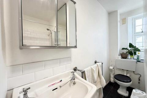 undefined, Broadway West, Leigh on Sea SS9
