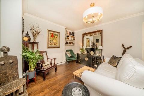 2 bedroom flat to rent, Oaklands Grove, London W12