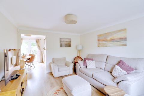 47 Chelmer Drive, South Ockendon, RM15 6EE