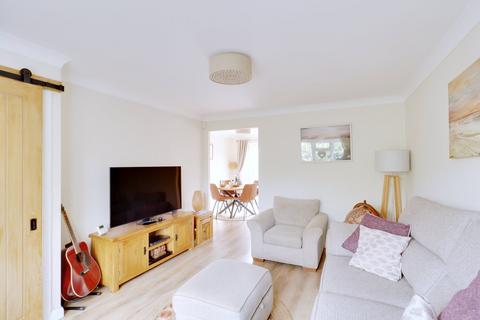 47 Chelmer Drive, South Ockendon, RM15 6EE