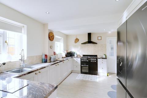 47 Chelmer Drive, South Ockendon, RM15 6EE