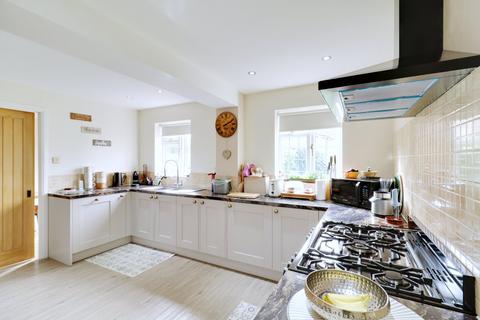 47 Chelmer Drive, South Ockendon, RM15 6EE
