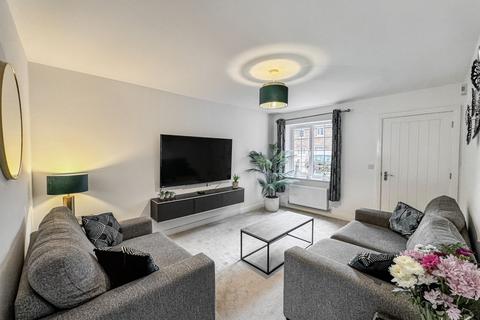 4 bedroom detached house to rent, Harrow Drive, Preston