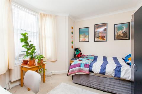 2 bedroom flat to rent, Mountgrove Road, Finsbury Park
