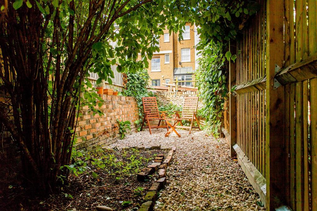 Mountgrove Road (7).jpg