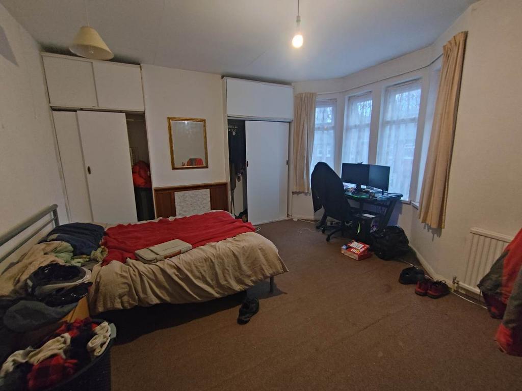 First Floor Front Be