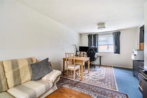 2 bedroom end of terrace house for sale, Kent Way, Surbiton KT6