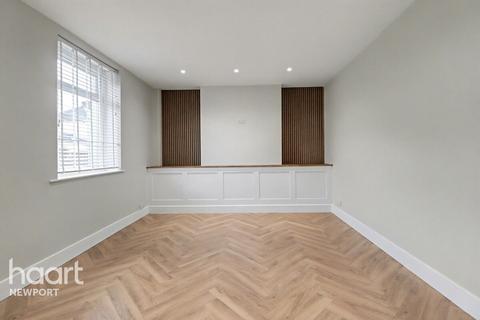 3 bedroom end of terrace house for sale, Somerton Road, Newport