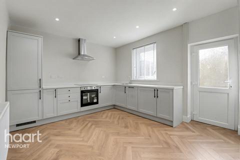 3 bedroom end of terrace house for sale, Somerton Road, Newport