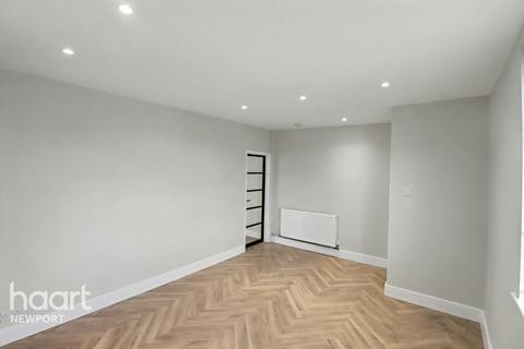 3 bedroom end of terrace house for sale, Somerton Road, Newport