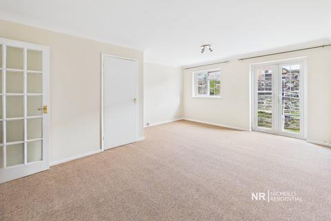 3 bedroom terraced house to rent, Middle Lane, Epsom, Surrey. KT17
