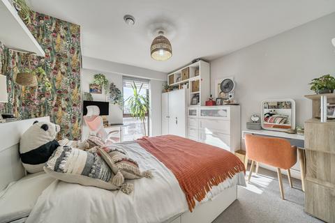 3 bedroom apartment for sale, Waterfront Heights, 152a Mount Pleasant, Wembley, HA0