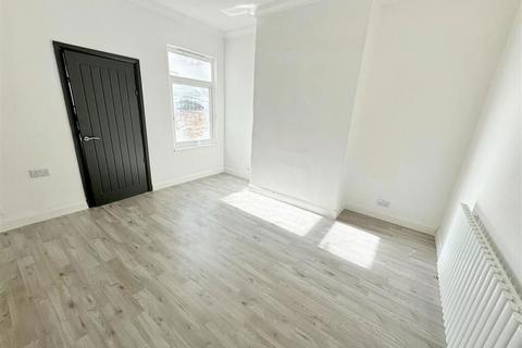 3 bedroom terraced house for sale, Patrick Street, Grimsby, Lincolnshire, DN32 9PH