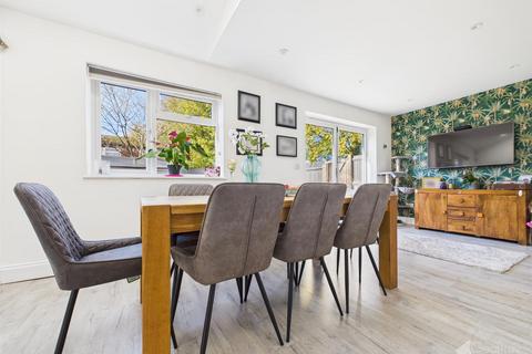 4 bedroom end of terrace house for sale, Balmoral Close, Bragbury End, Stevenage SG2