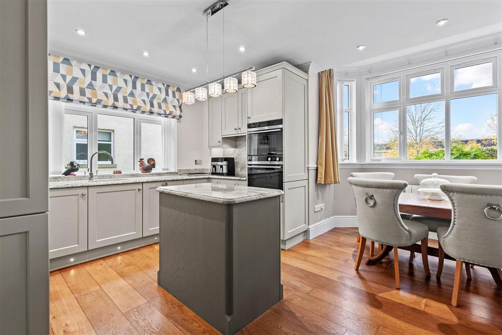 Living room and kitchen-9.jpg