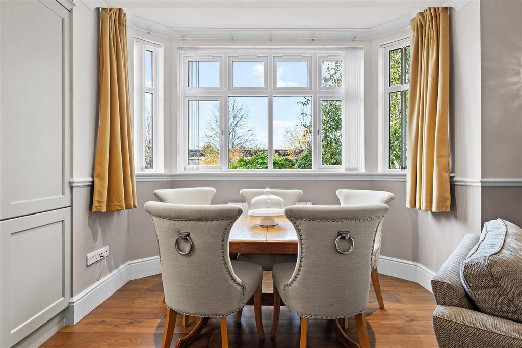Living room and kitchen-4.jpg