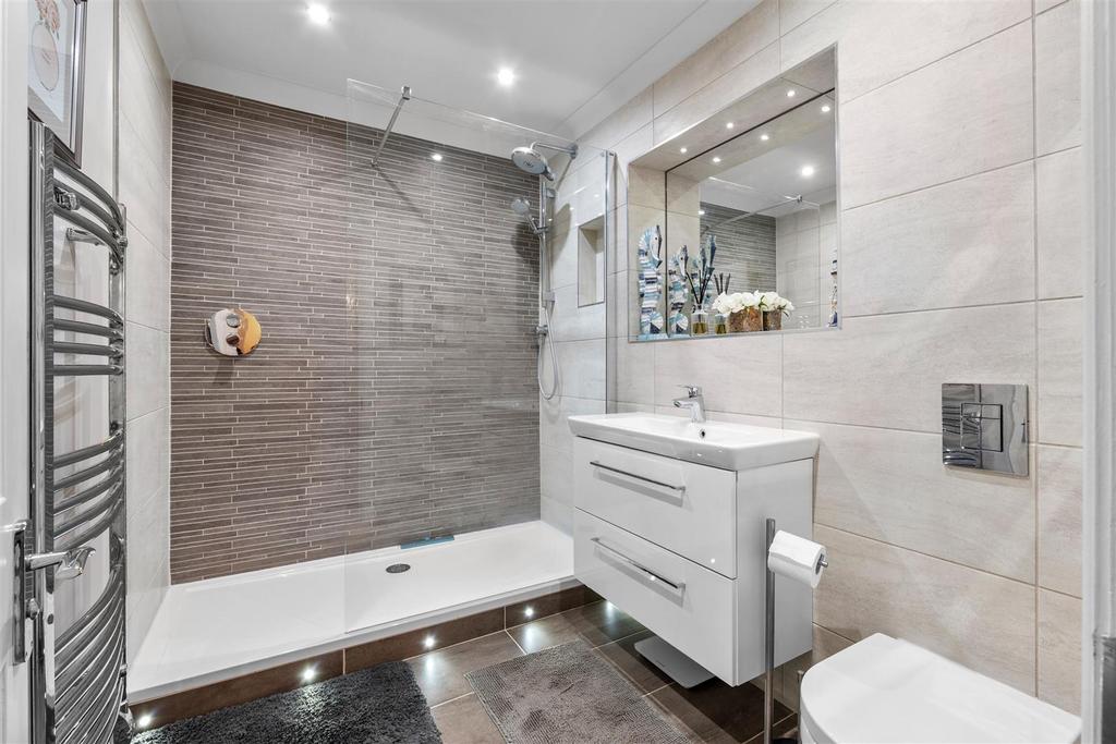 Shower room-1.jpg