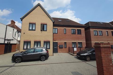 1 bedroom apartment to rent, Gunnersbury Avenue, Ealing, London, W5