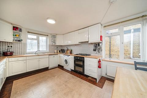 4 bedroom flat to rent, Croxley Road, Maida Vale W9