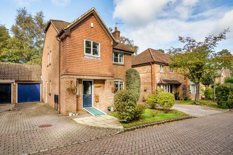 undefined, Bagshot,  Surrey,  GU19