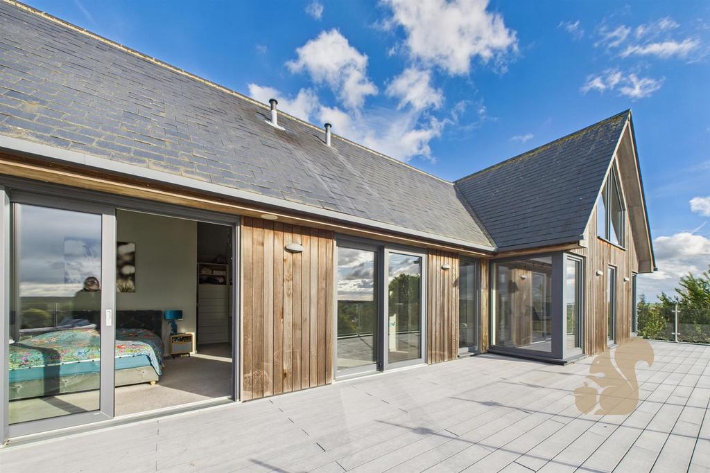 CAM03877 G0-PR0270-STILL031.jpg