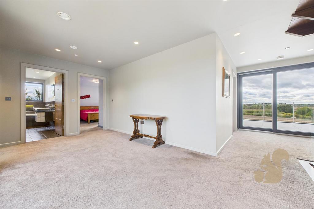 CAM03877 G0-PR0270-STILL046.jpg