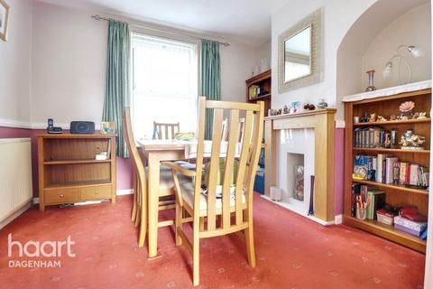 2 bedroom terraced house for sale, Vincent Road, Dagenham