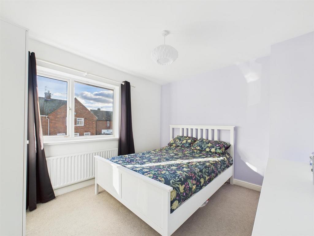 Bed 1.jpg