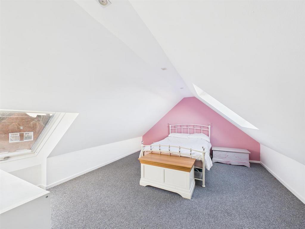 Bed 3.jpg