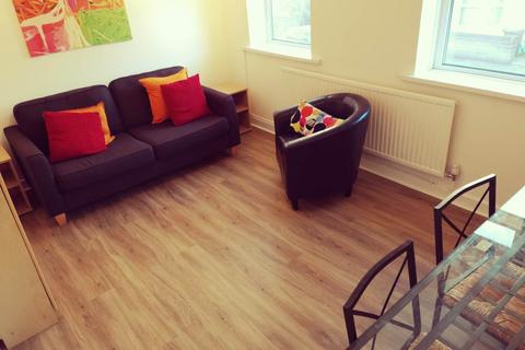 2 bedroom flat to rent, Wyeverne Road, Cathays,