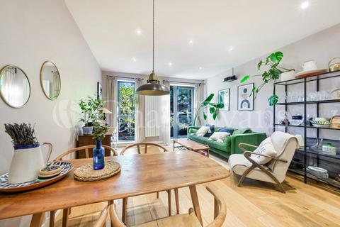 Waleorde Road, Walworth, London, SE17