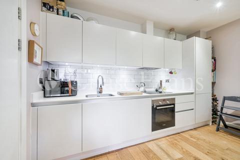 2 bedroom flat for sale, Waleorde Road, Walworth, London, SE17
