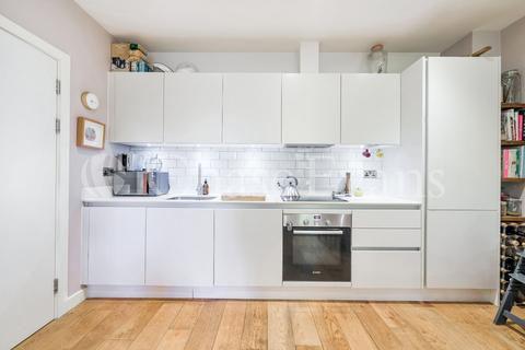 2 bedroom flat for sale, Waleorde Road, Walworth, London, SE17