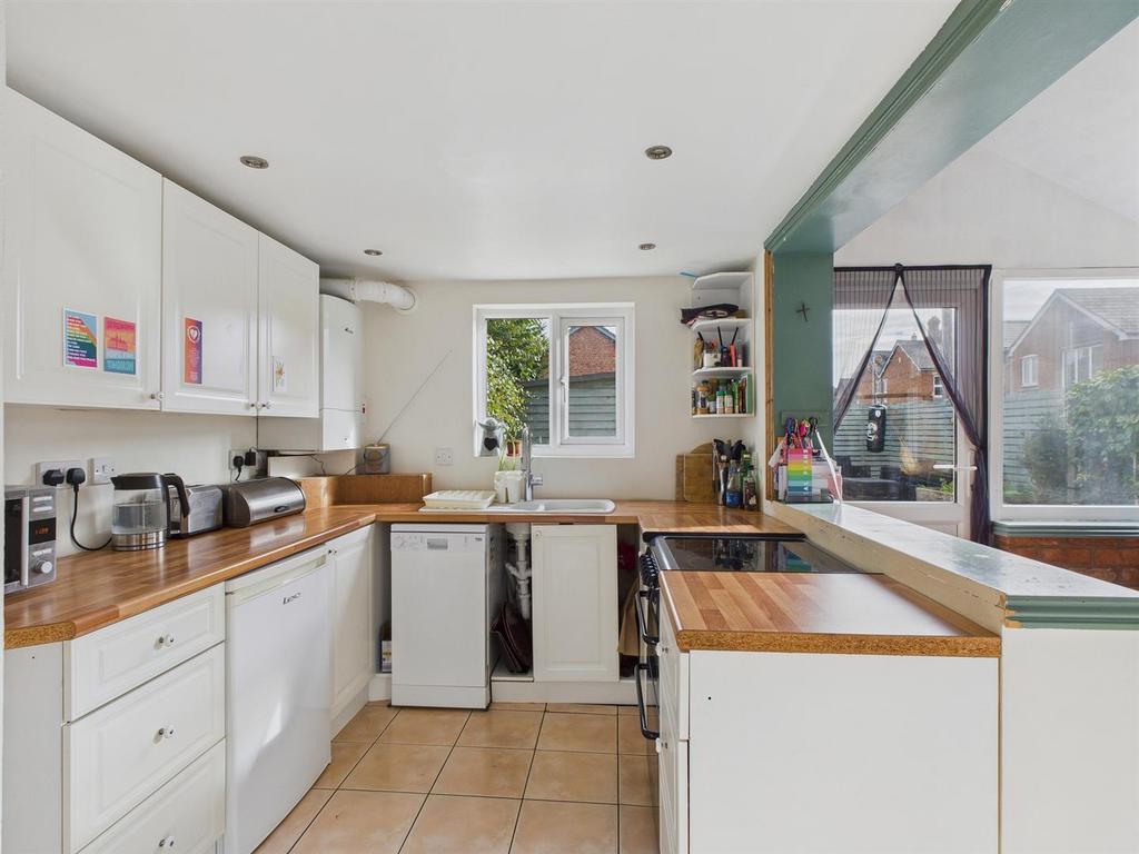 CAM03972 G0-PR0163-STILL011.jpg