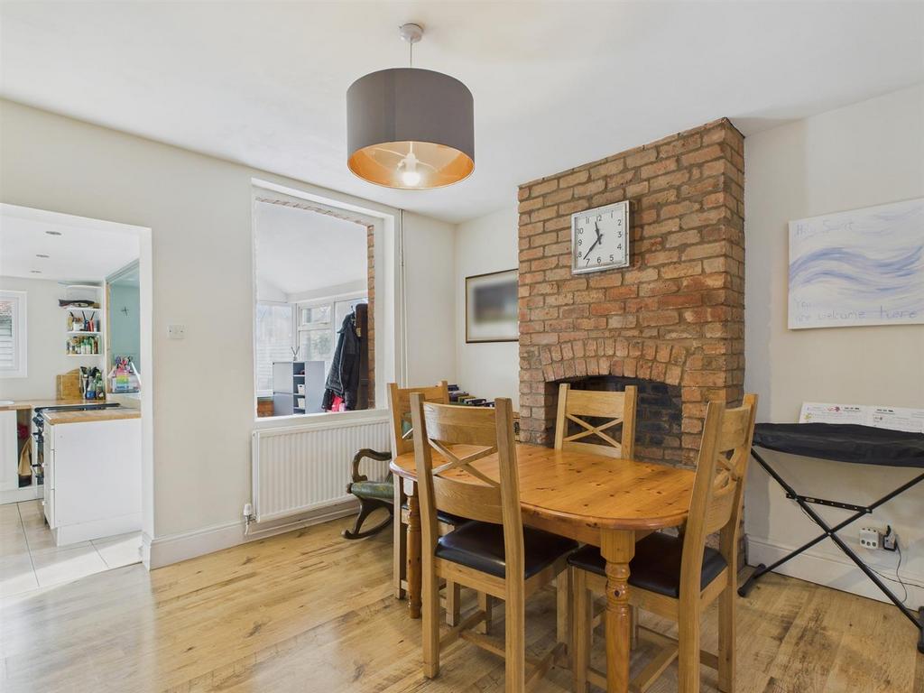 CAM03972 G0-PR0163-STILL008.jpg