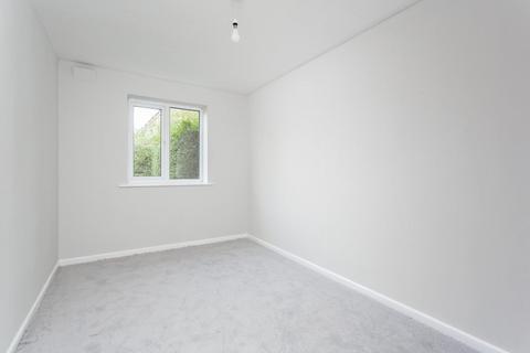 2 bedroom flat to rent, Barrett Avenue York