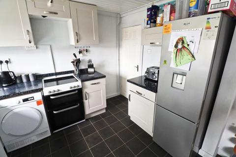 3 bedroom semi-detached house for sale, Glenbarr Close, Hinckley, Leicestershire, LE10 0UR