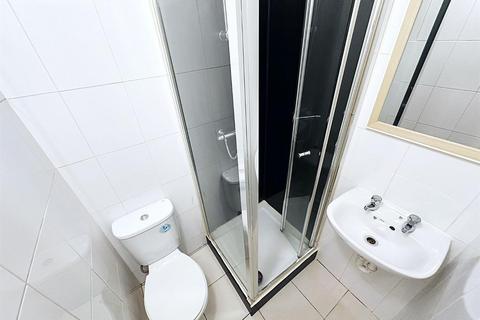 House share to rent, Ross Road, South Norwood, SE25 6TN