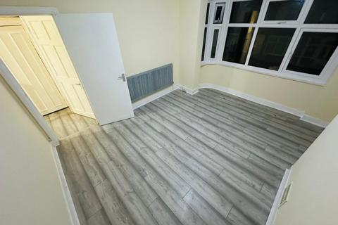undefined, Dershingham Avenue, London, E12