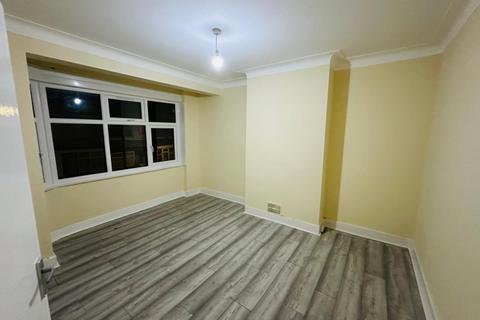 undefined, Dershingham Avenue, London, E12