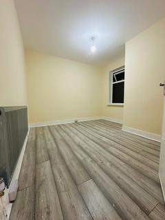 undefined, Dershingham Avenue, London, E12