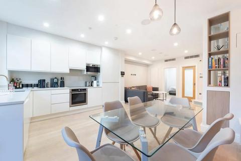 3 bedroom flat to rent, Windmill Street, London W1T